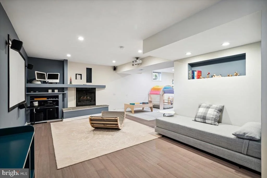 Photo of 2554 BEAR DEN ROAD