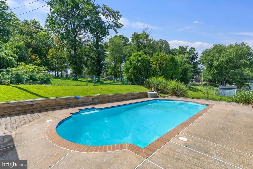 Photo of 5608 HUNTSMOOR ROAD