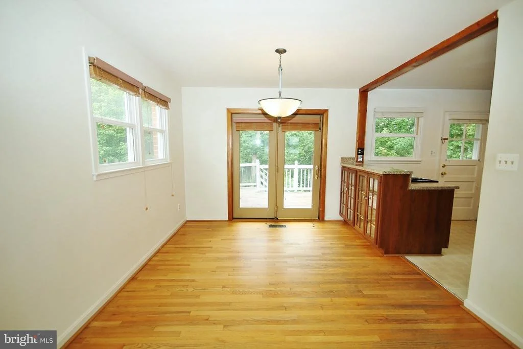 Photo of 5504 INVERCHAPEL ROAD