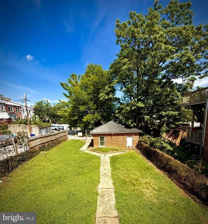 Photo of 2425 EUTAW PLACE