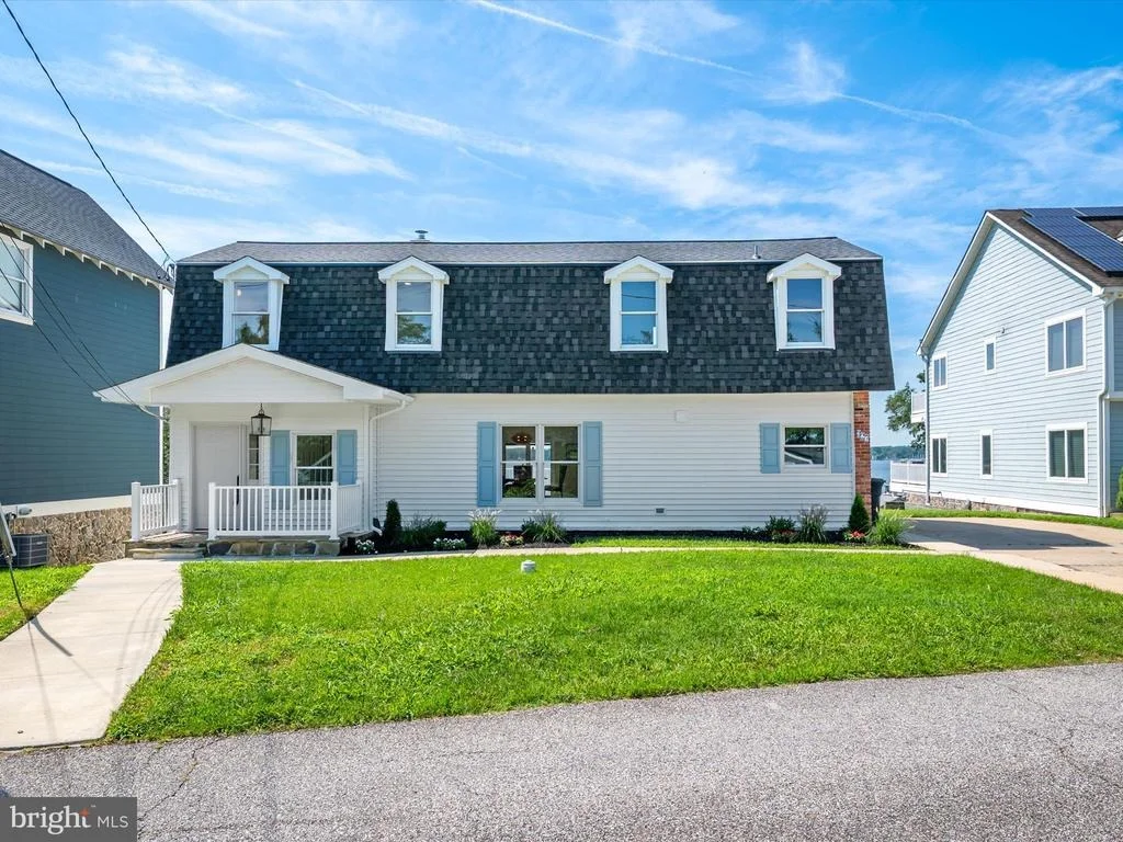Photo of 327 STEEDMAN POINT ROAD