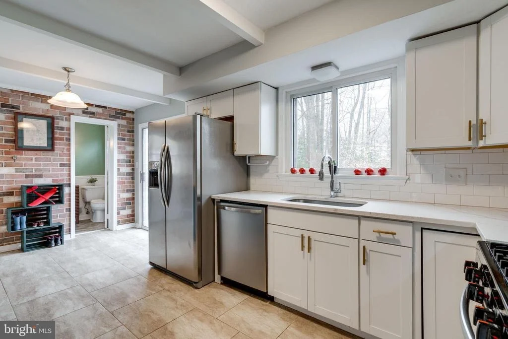 Photo of 6810 HUNTSMAN BOULEVARD