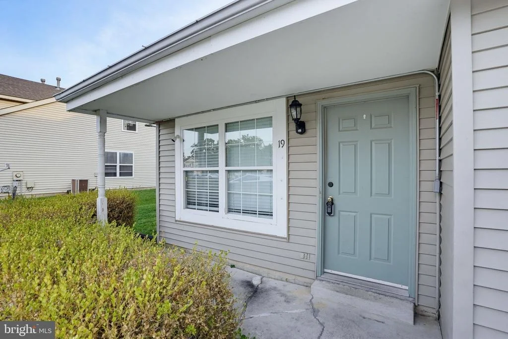 Photo of 19 HEATHERFIELD WAY