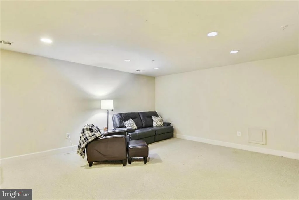 Photo of 14206 DRAYTON AVENUE