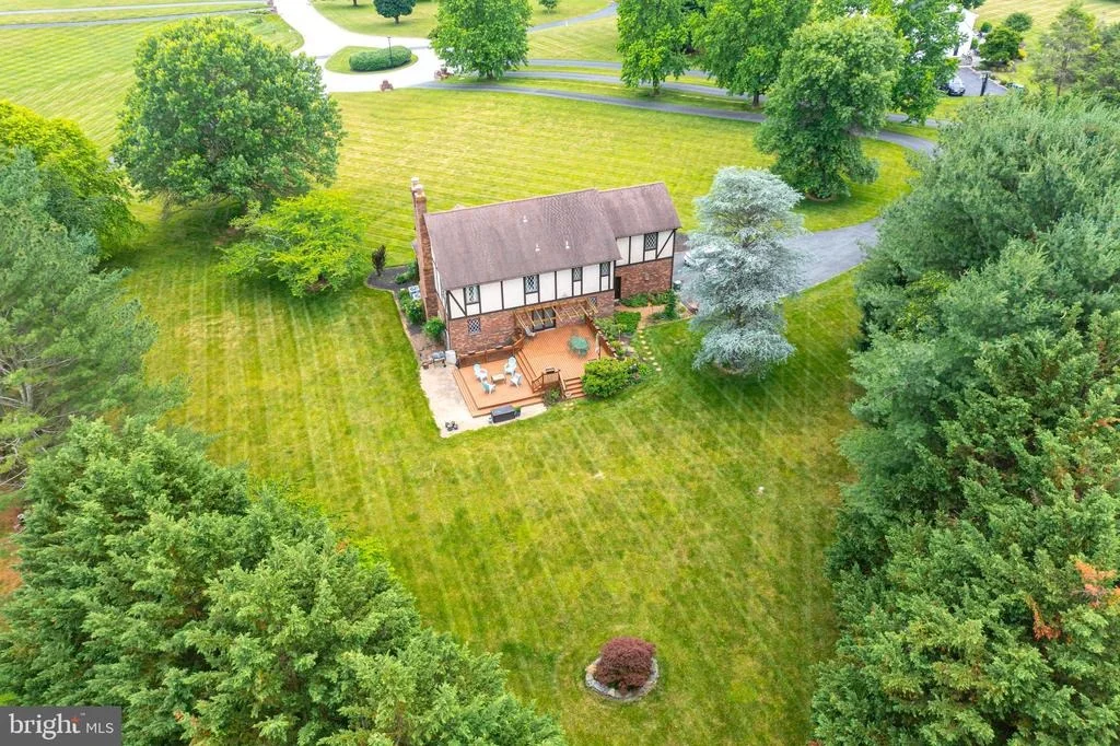 Photo of 2300 KINGS ARMS DRIVE