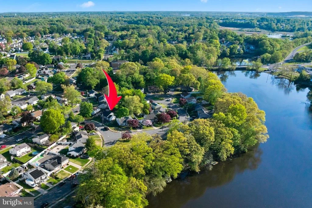 Photo of 4 LAKEVIEW DRIVE