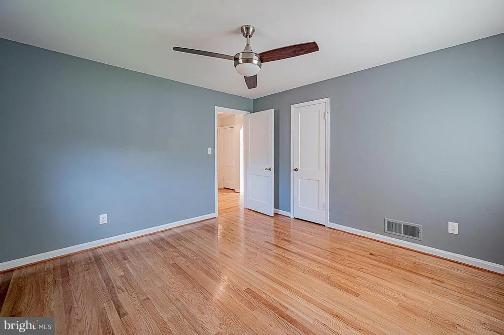 Photo of 2501 VALLEY WAY