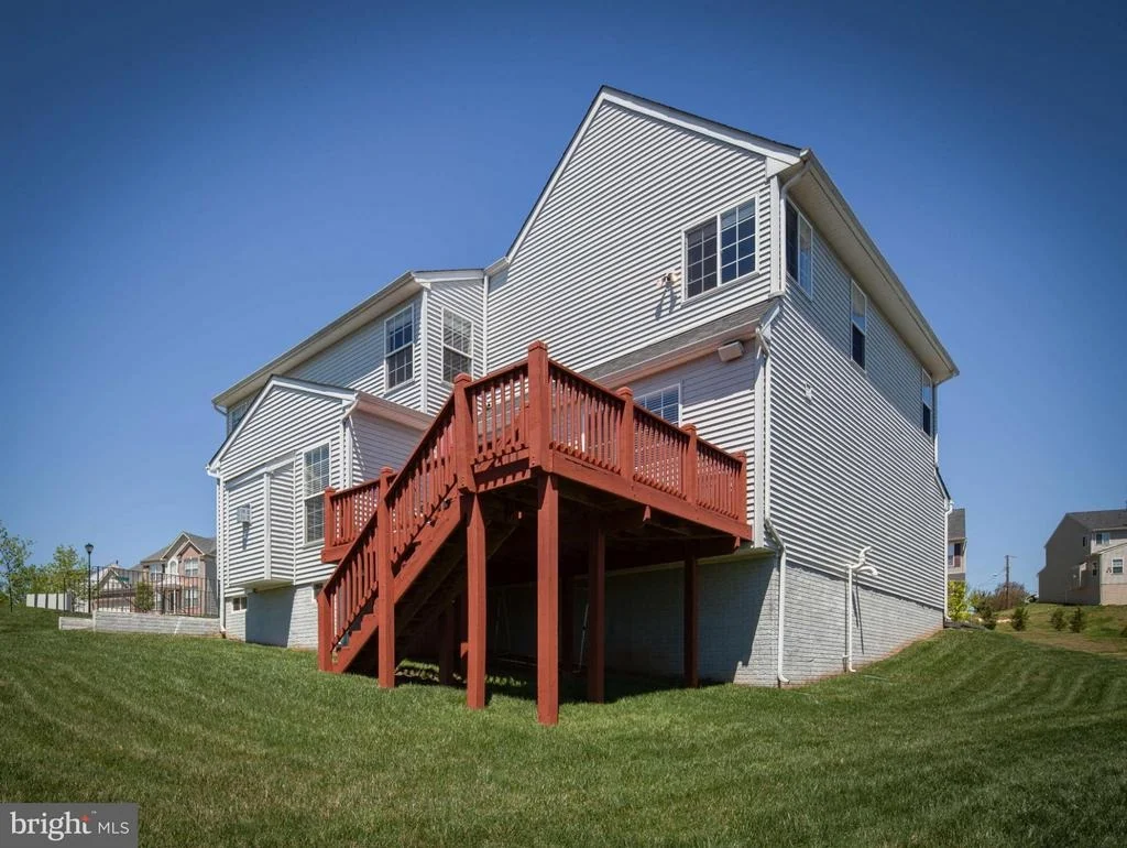 Photo of 5926 FAIRLEE ROAD