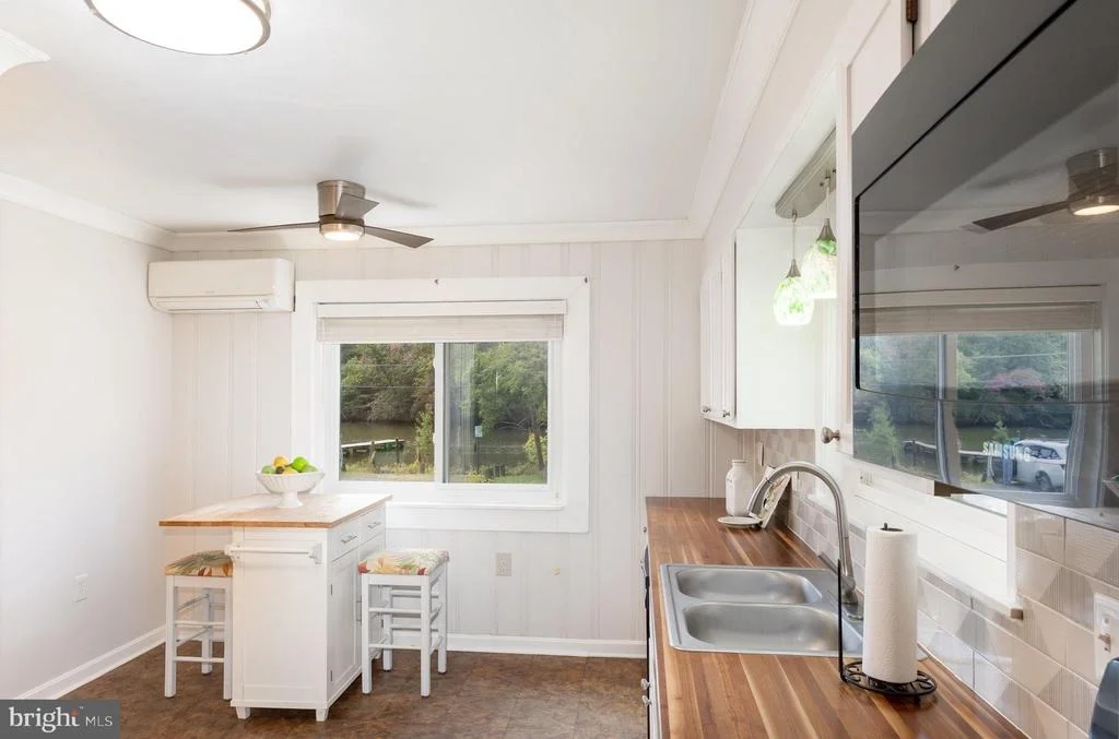 Photo of 2033 SHORE DRIVE