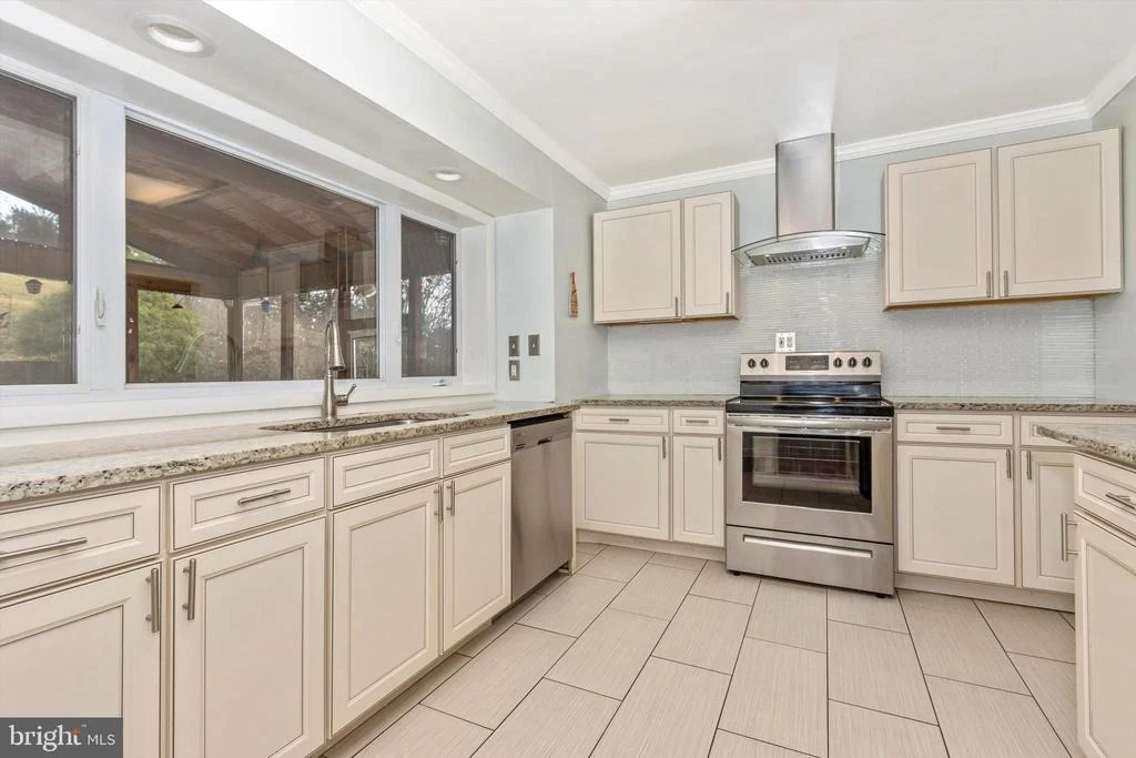 Photo of 4112 WELLER ROAD