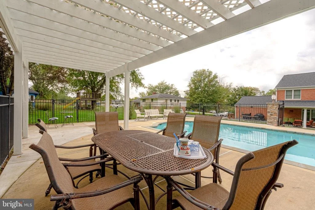 Photo of 4029 CRESCENT ROAD