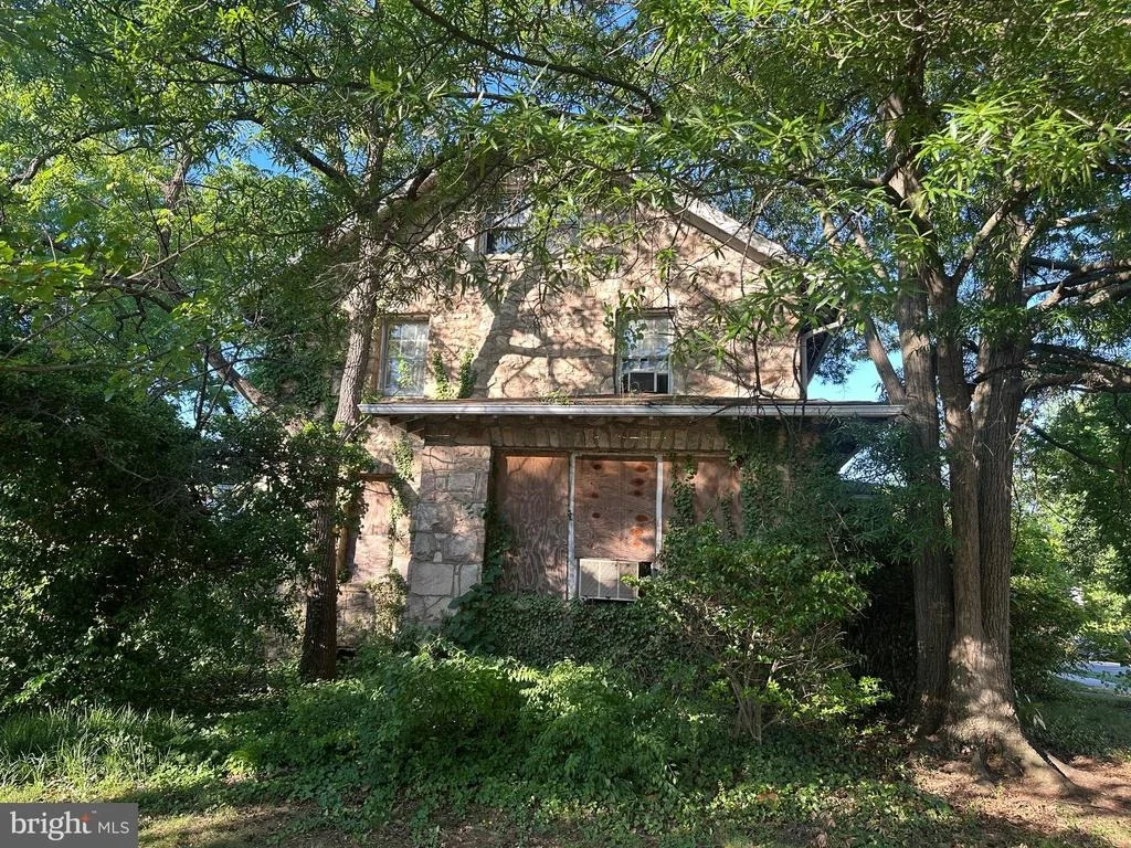 Photo of 2915 KEY BOULEVARD