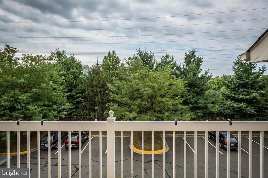 Photo of Unit 2128 at 1908 CRESCENT PARK DRIVE