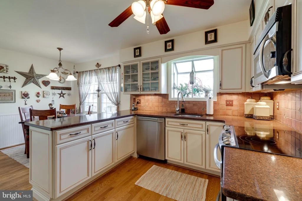 Photo of 7203 MING TREE COURT