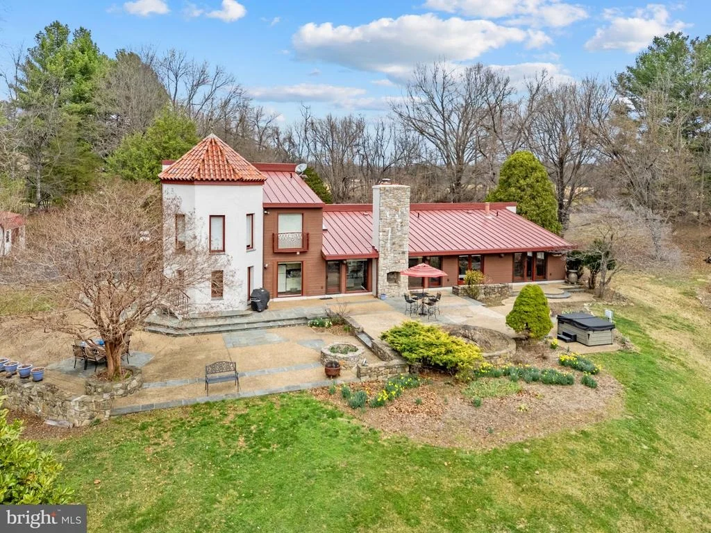 Photo of 3850 COBBLER MOUNTAIN ROAD