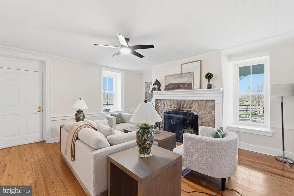 Photo of 20596 AIRMONT ROAD
