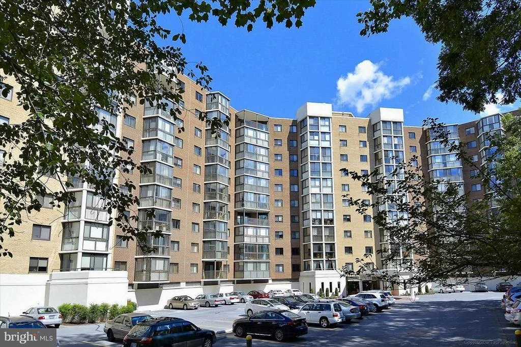 Photo of Unit 610 at 15107 INTERLACHEN DRIVE