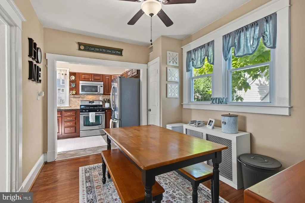 Photo of 2811 PINEWOOD AVENUE