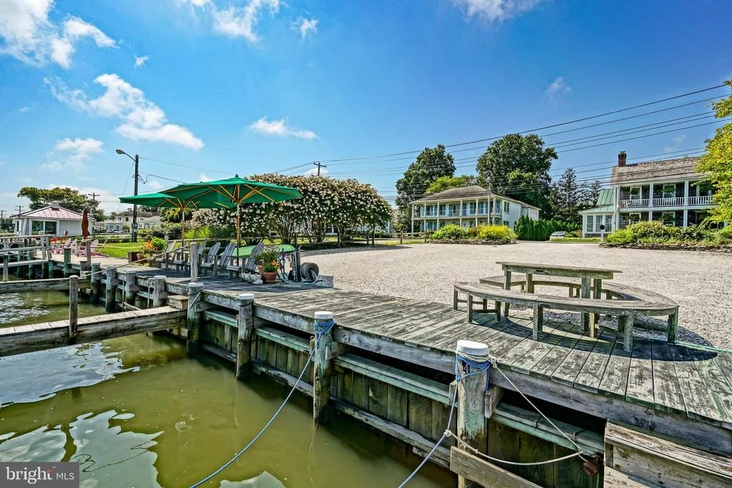 Photo of 558 PILOTTOWN ROAD