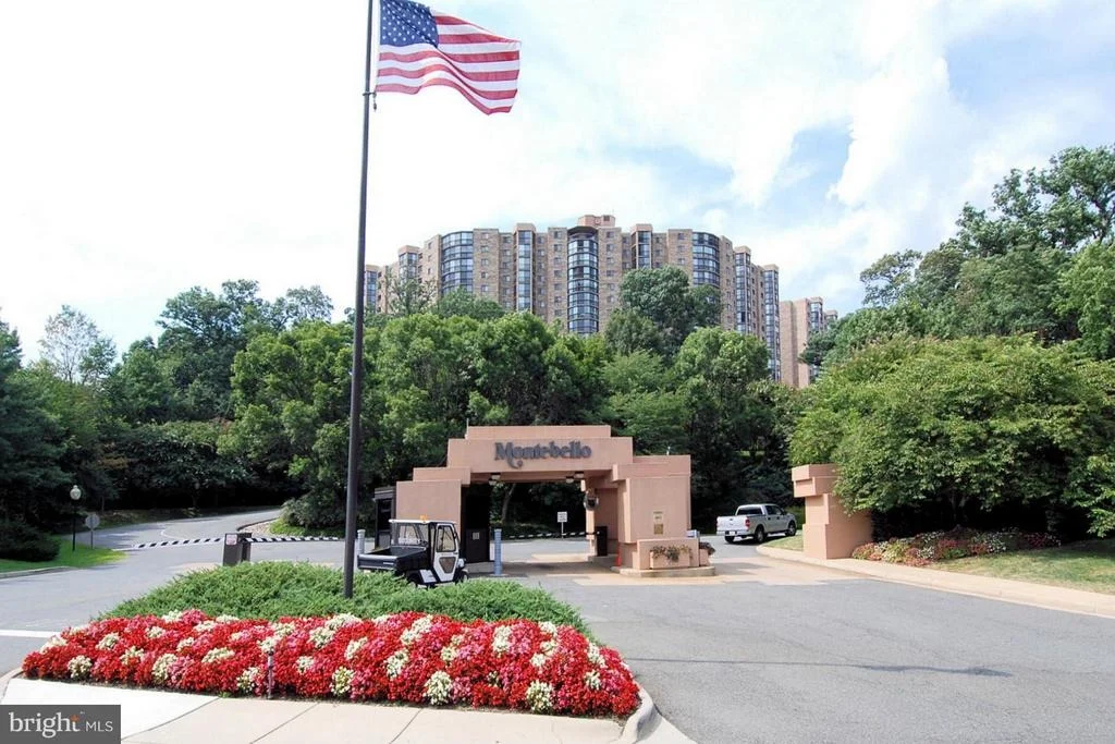 Photo of Unit 908 at 5902 MOUNT EAGLE DRIVE