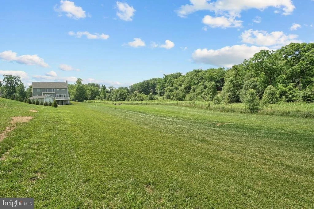 Photo of 8702 HAWBOTTOM ROAD
