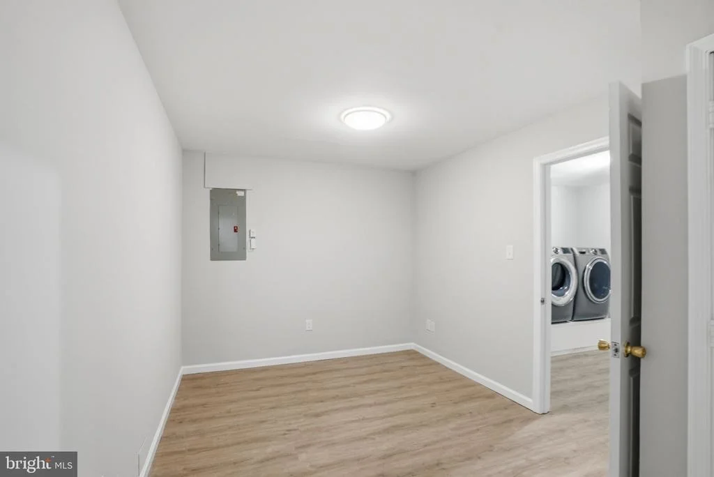 Photo of 2592 JOHN MILTON DRIVE