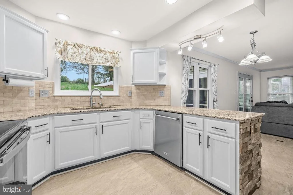 Photo of 478 DEVON DRIVE