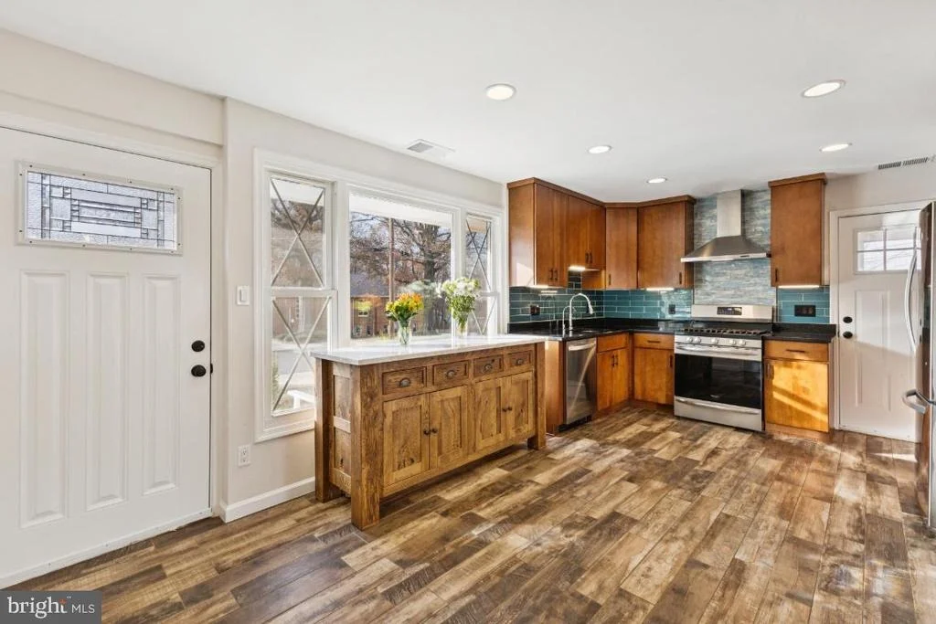 Photo of 7433 BATH STREET