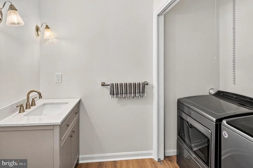 Photo of 1007 HARBOR DRIVE