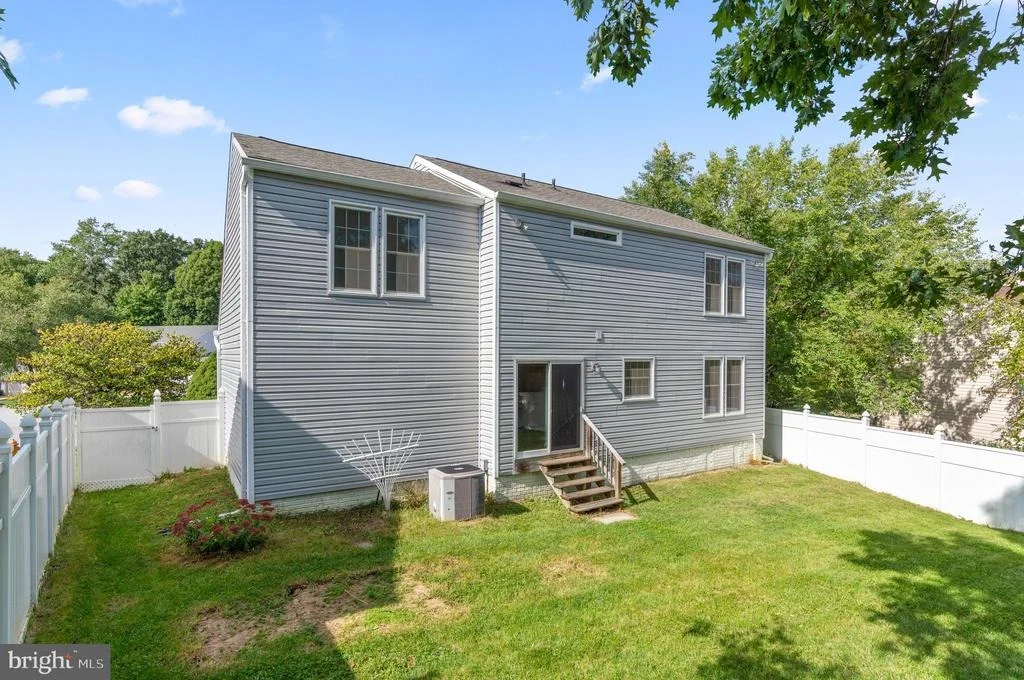 Photo of 9571 KINGS GRANT ROAD