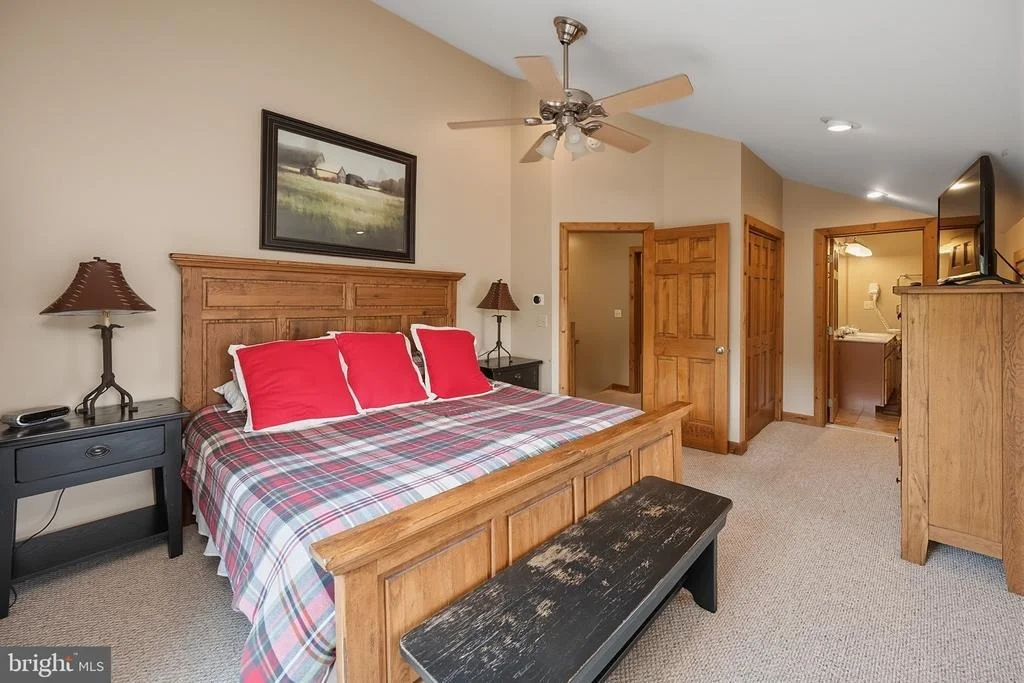 Photo of 250 LAKE POINTE DRIVE