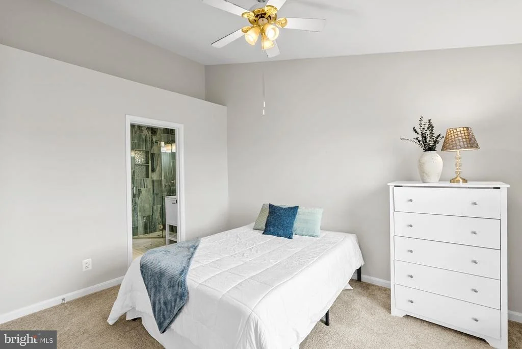Photo of Unit 300 at 21833 BALDWIN SQUARE