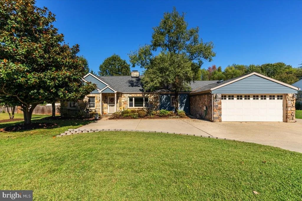 Photo of 9019 SUDLEY ROAD