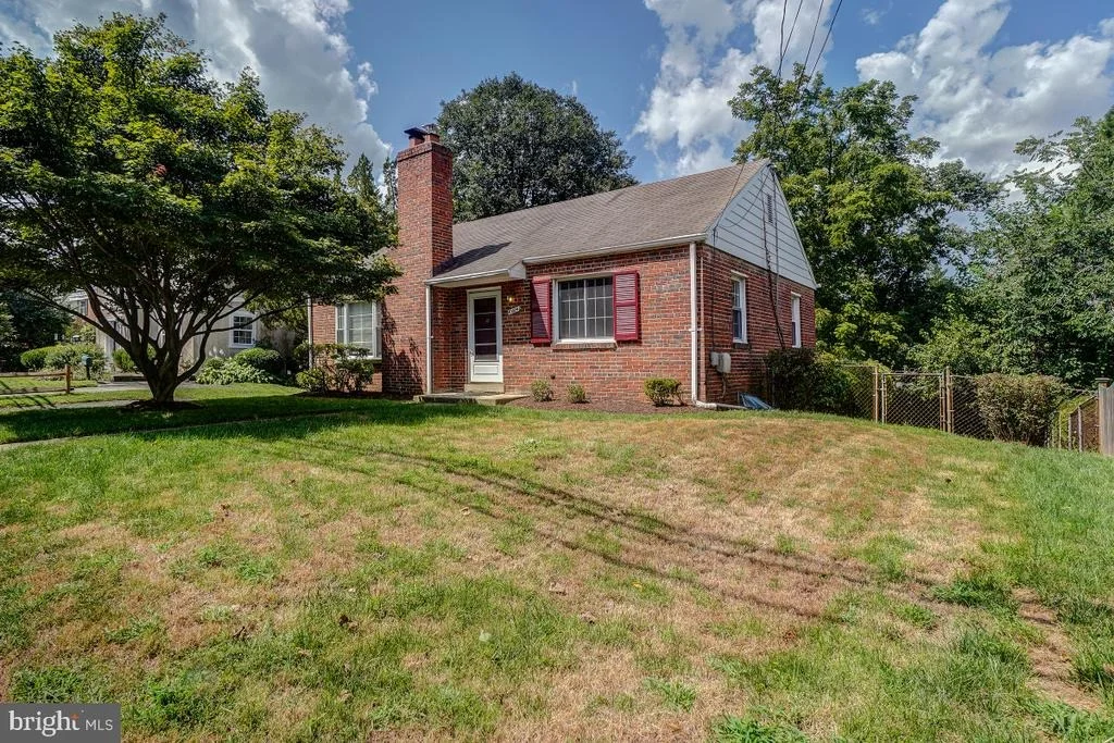 Photo of 10024 CEDAR LANE