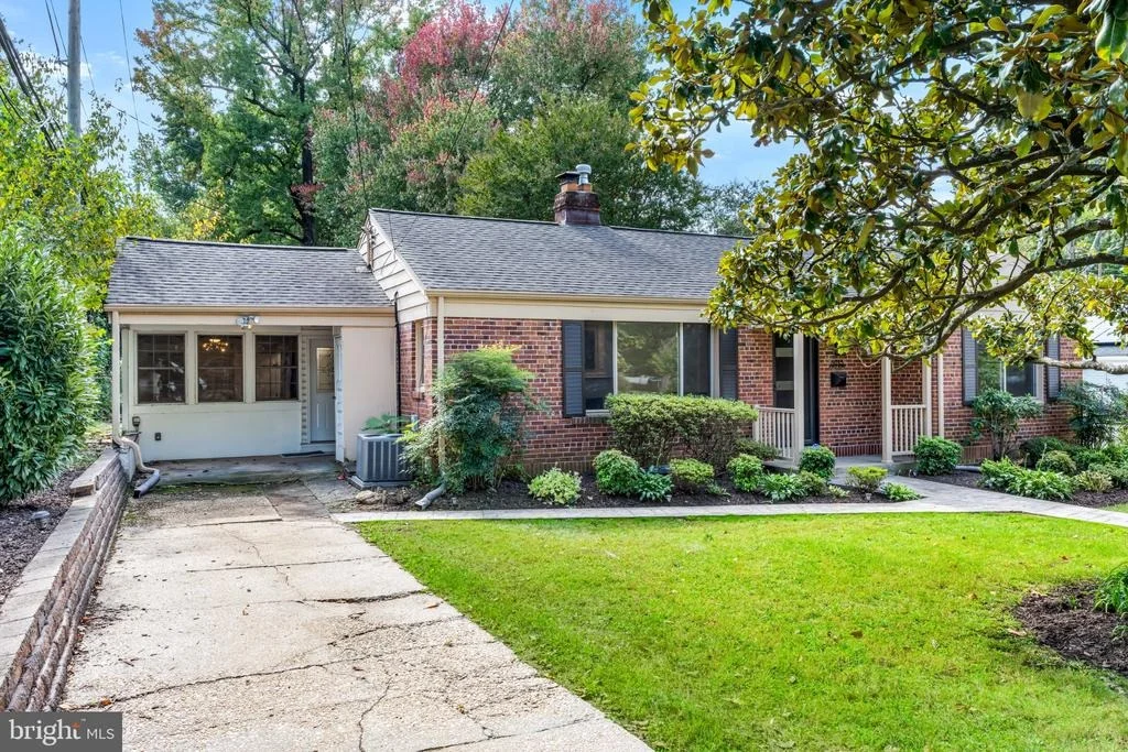 Photo of 6015 FOREST ROAD