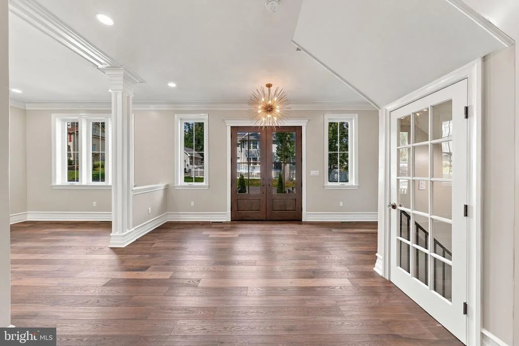 Photo of 230 E SUMMIT AVENUE