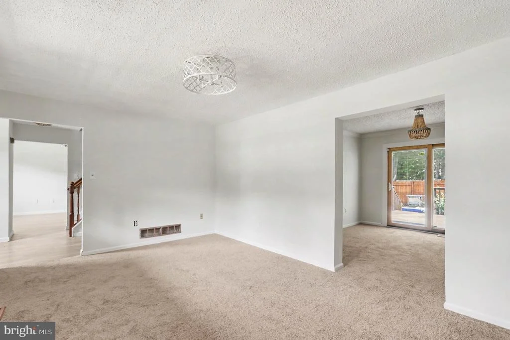 Photo of 737 FOX CHASE CIRCLE