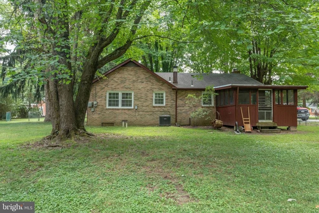 Photo of 7906 RUGBY ROAD
