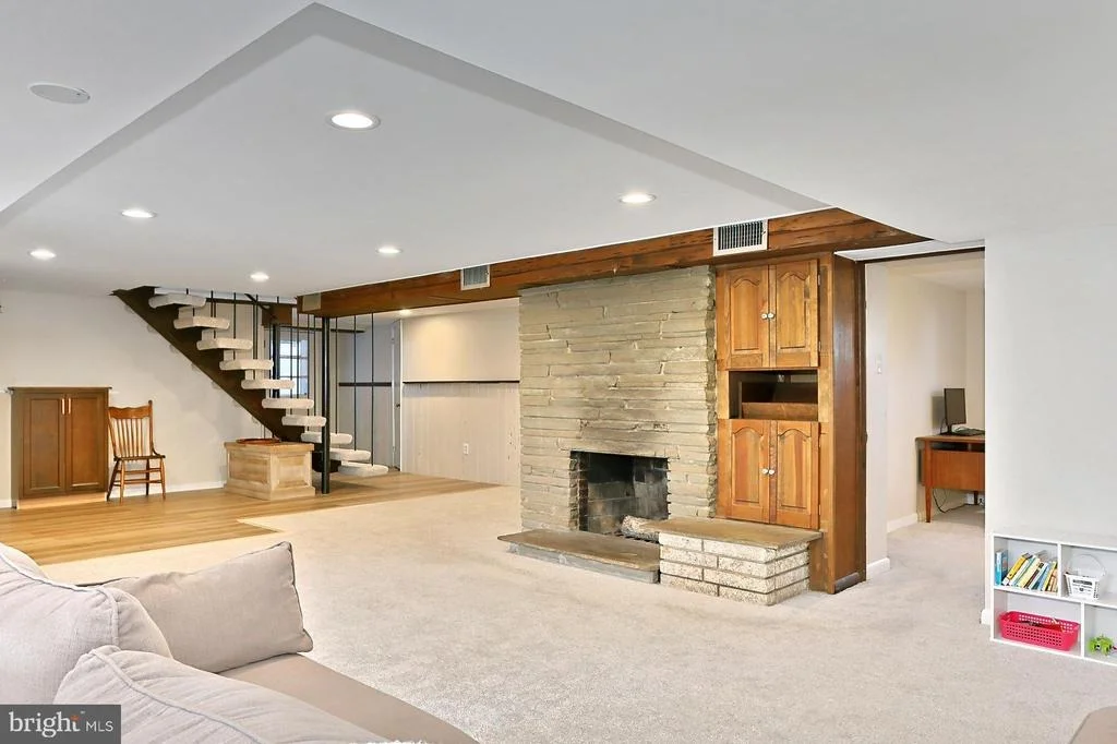 Photo of 4221 SAINT JEROME DRIVE