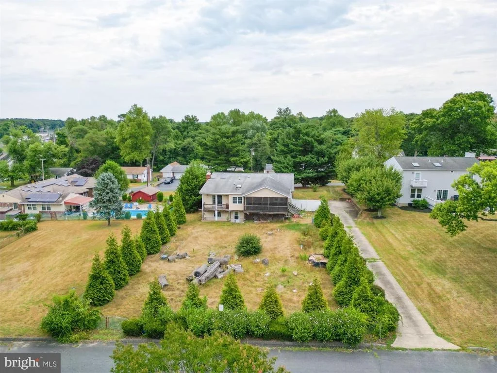Photo of 7402 LOCUST DRIVE