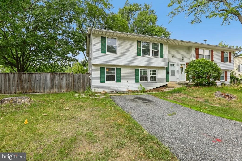 Photo of 720 CHAPELGATE DRIVE
