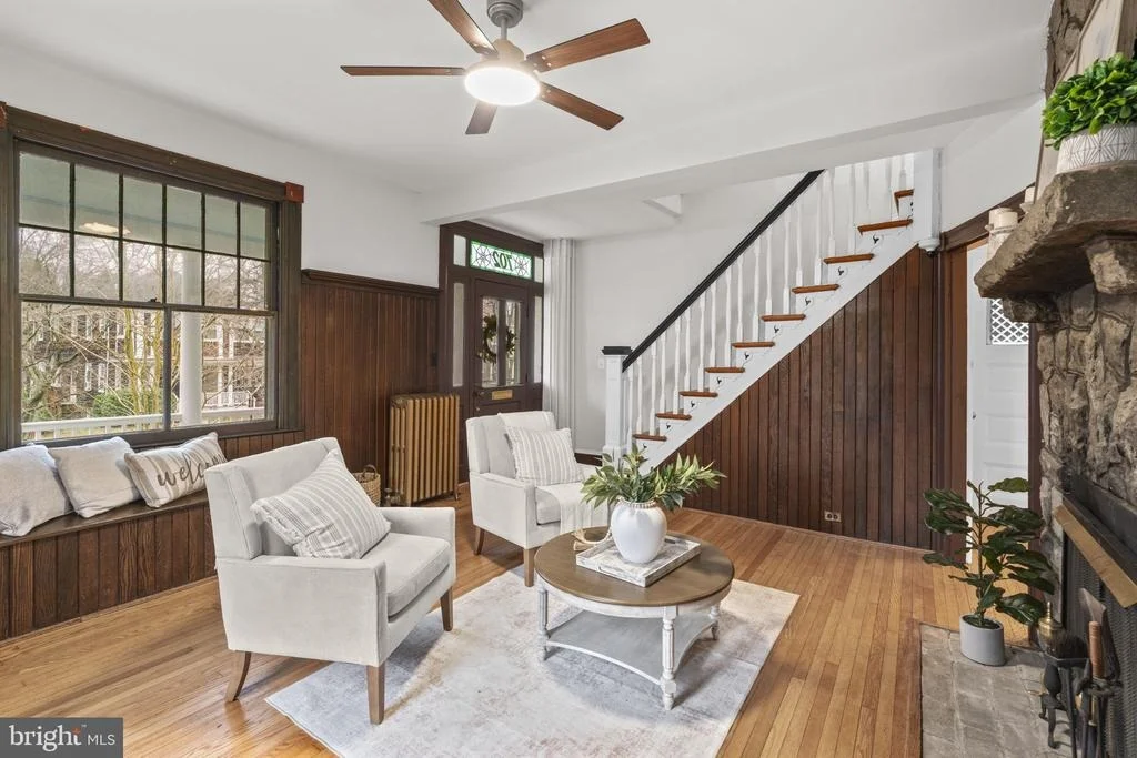 Photo of 702 DEEPDENE ROAD