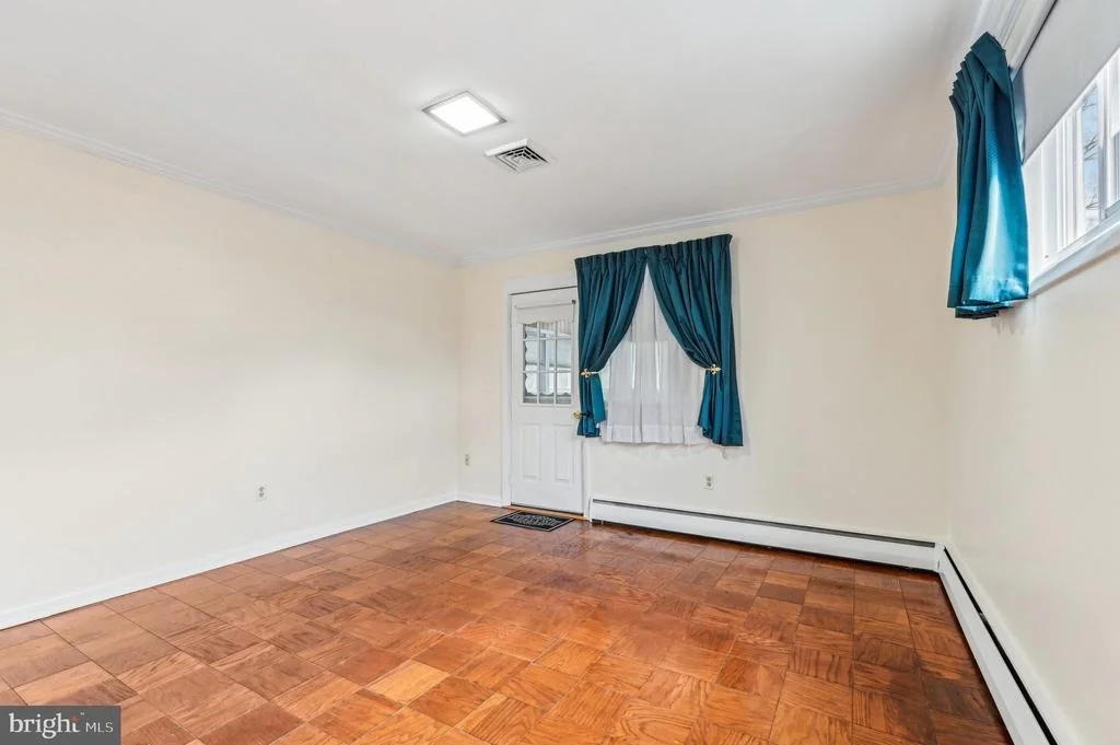 Photo of 33 SHERATON ROAD