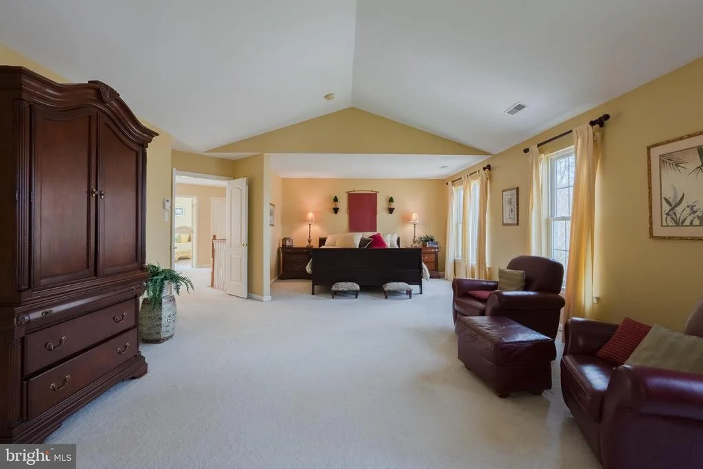 Photo of 10419 WHITE COURT