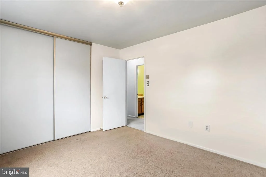 Photo of 267 LONGFORD DRIVE