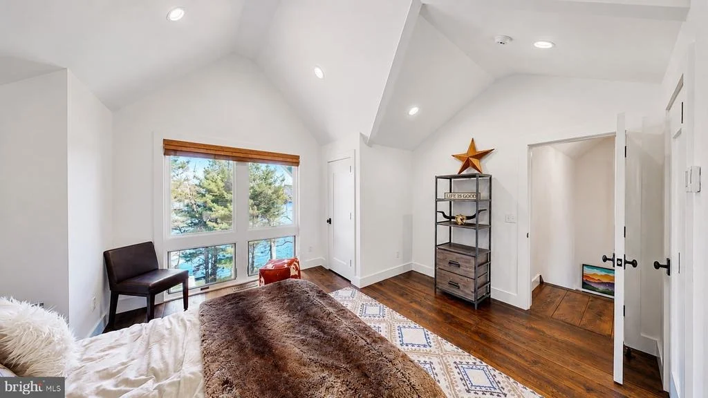 Photo of 218 SMITH POINTE ROAD