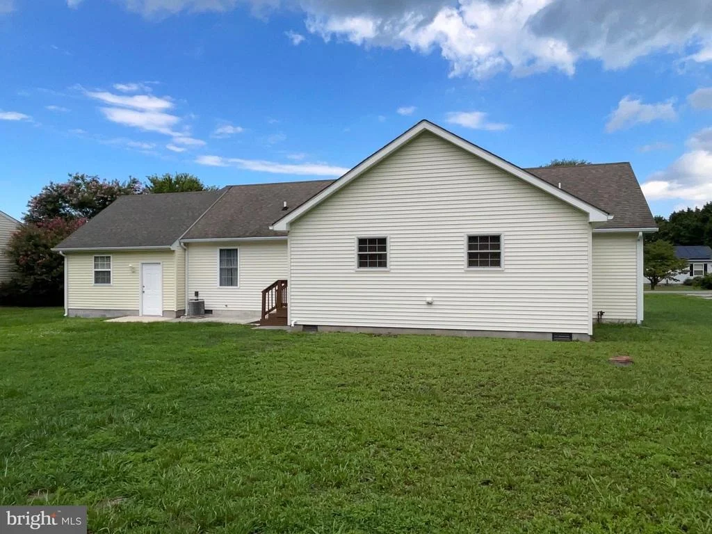 Photo of 28 CIRCLE DRIVE W