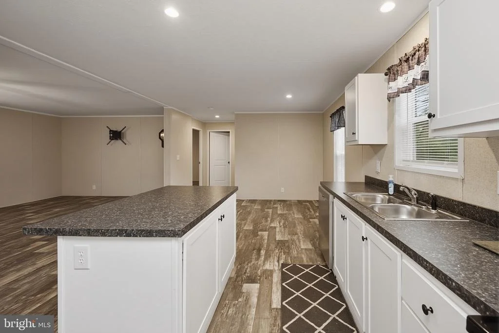 Photo of 635 DENNETT ROAD