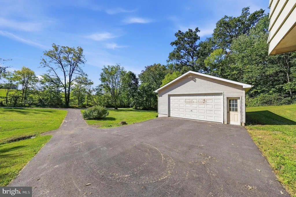 Photo of 10652 DORCUS ROAD