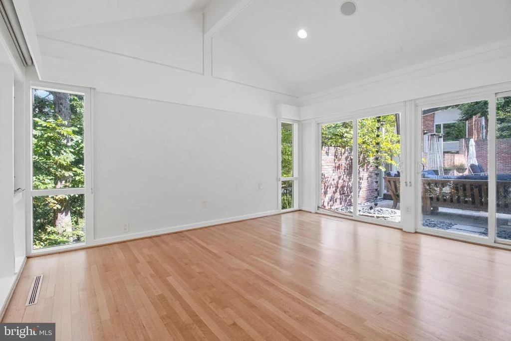 Photo of 1753 ARMY NAVY DRIVE